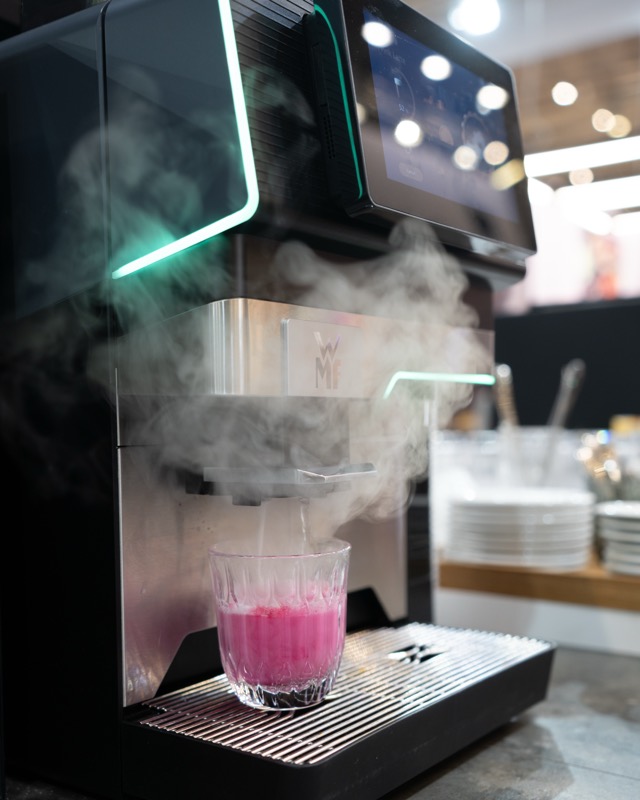 Messefoto von MADLYX – Produktdetail am Stand